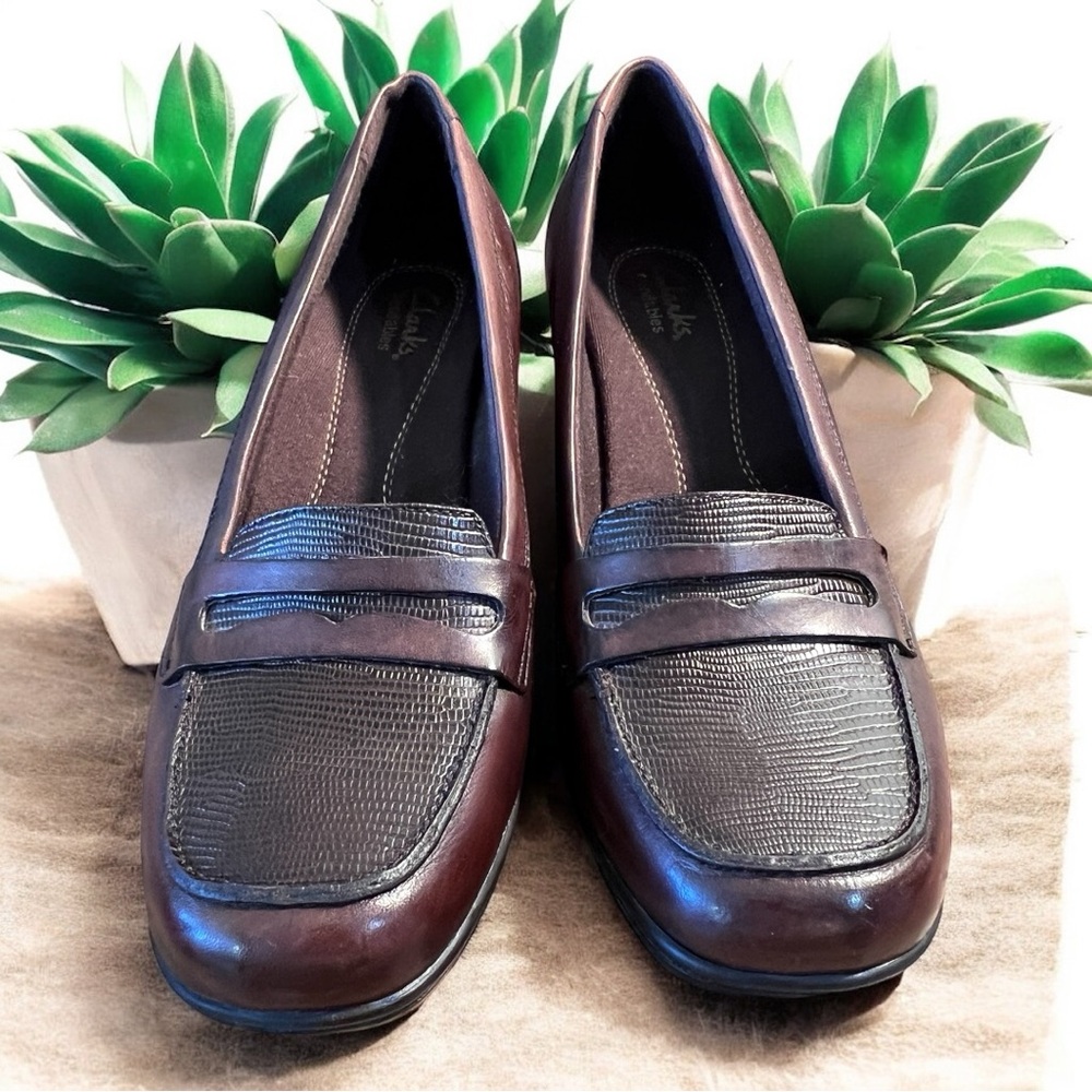 Clarks Bendables Leather‎ Penny Loafer Heels Dark Brown Textured Loafers